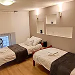 Alexander Guestrooms Apartamento