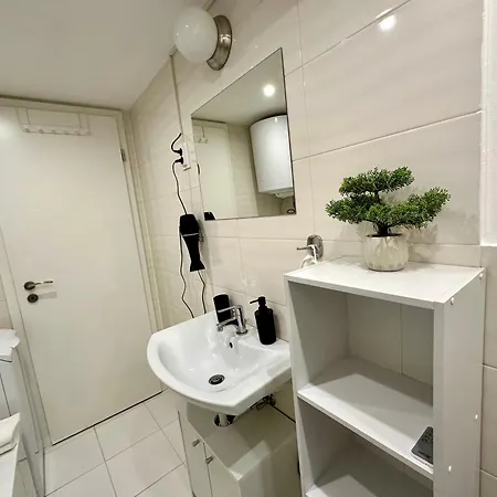 Alexander Guestrooms *