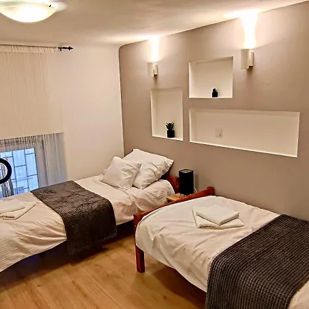 Alexander Guestrooms Apartmán