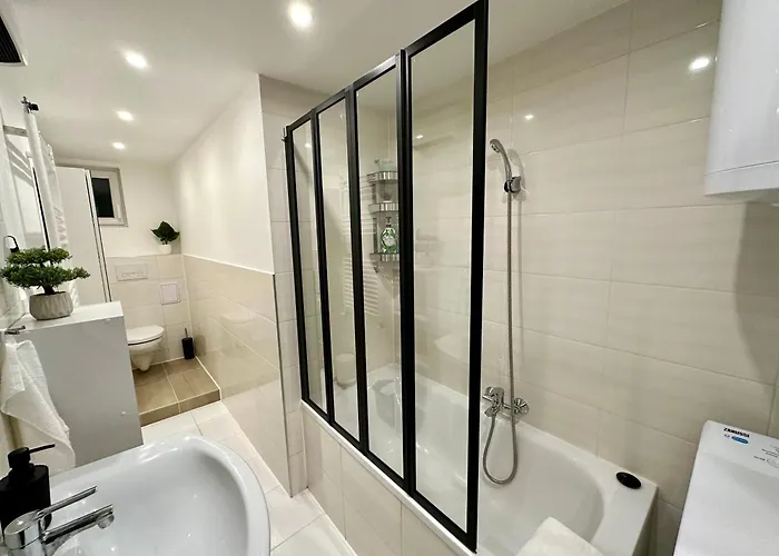 Alexander Guestrooms *