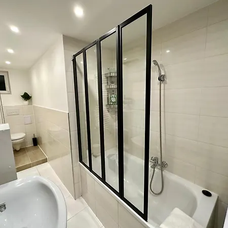 Alexander Guestrooms *