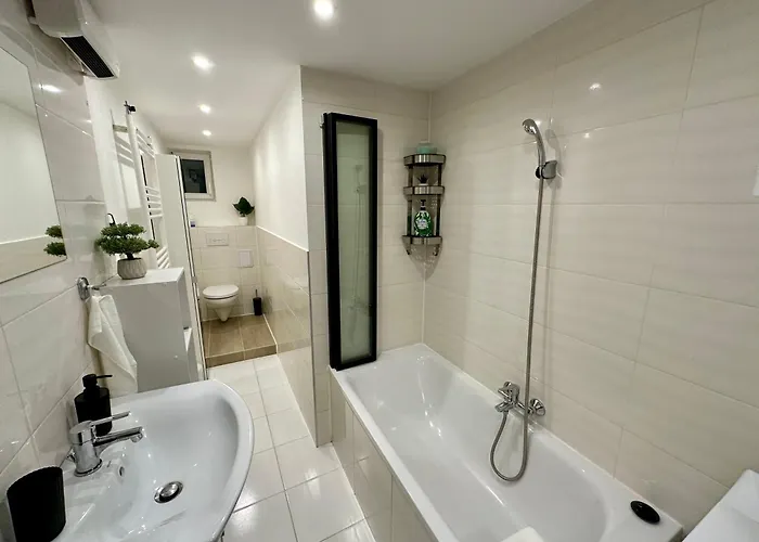 Alexander Guestrooms *